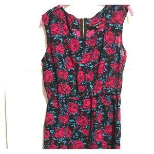 Cute floral dress!